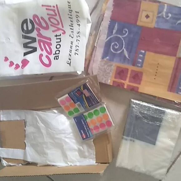 Assortment of Bags - Picture 1 of 4